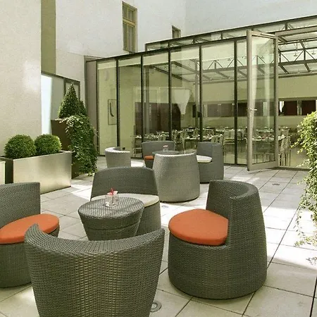 Maximilian Hotel 